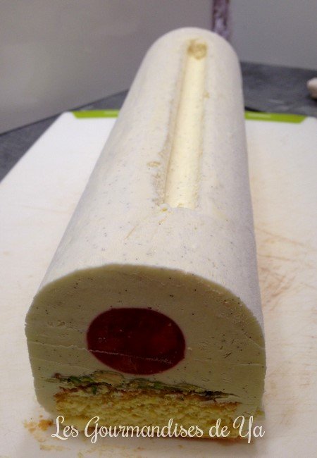 Bûche fraisier LGY 02