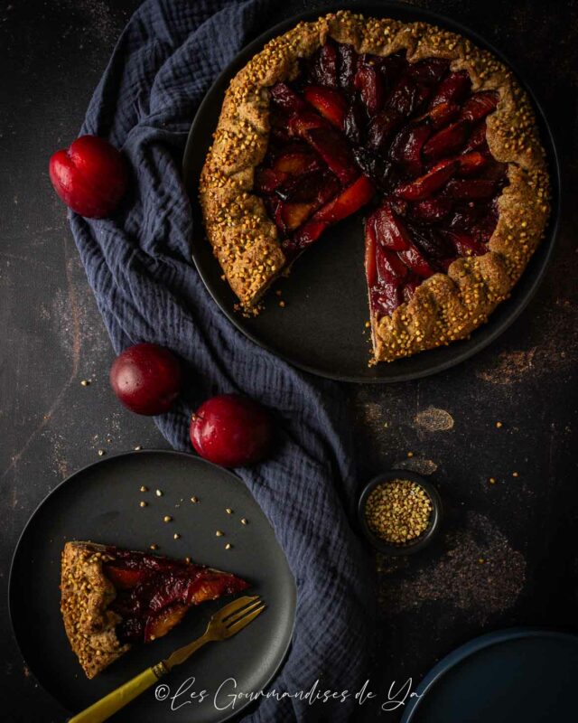 Tarte rustique prunes rouges et sarrasin