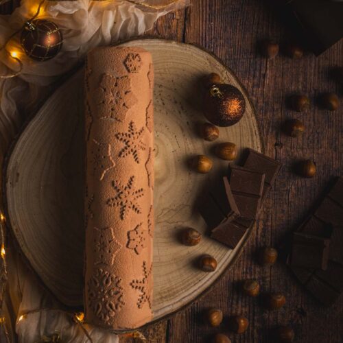 Bûche Merveille chocolat, noisette et meringue de Yann COUVREUR